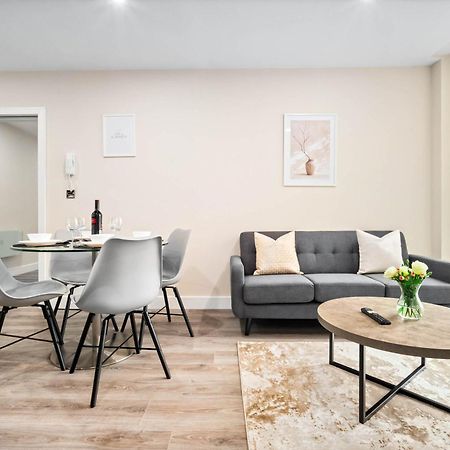 New Luxury Two Bedroom Apartment - City Centre - Netflix - Wifi - Top Rated - Jq 8Ah Birmingham Dış mekan fotoğraf
