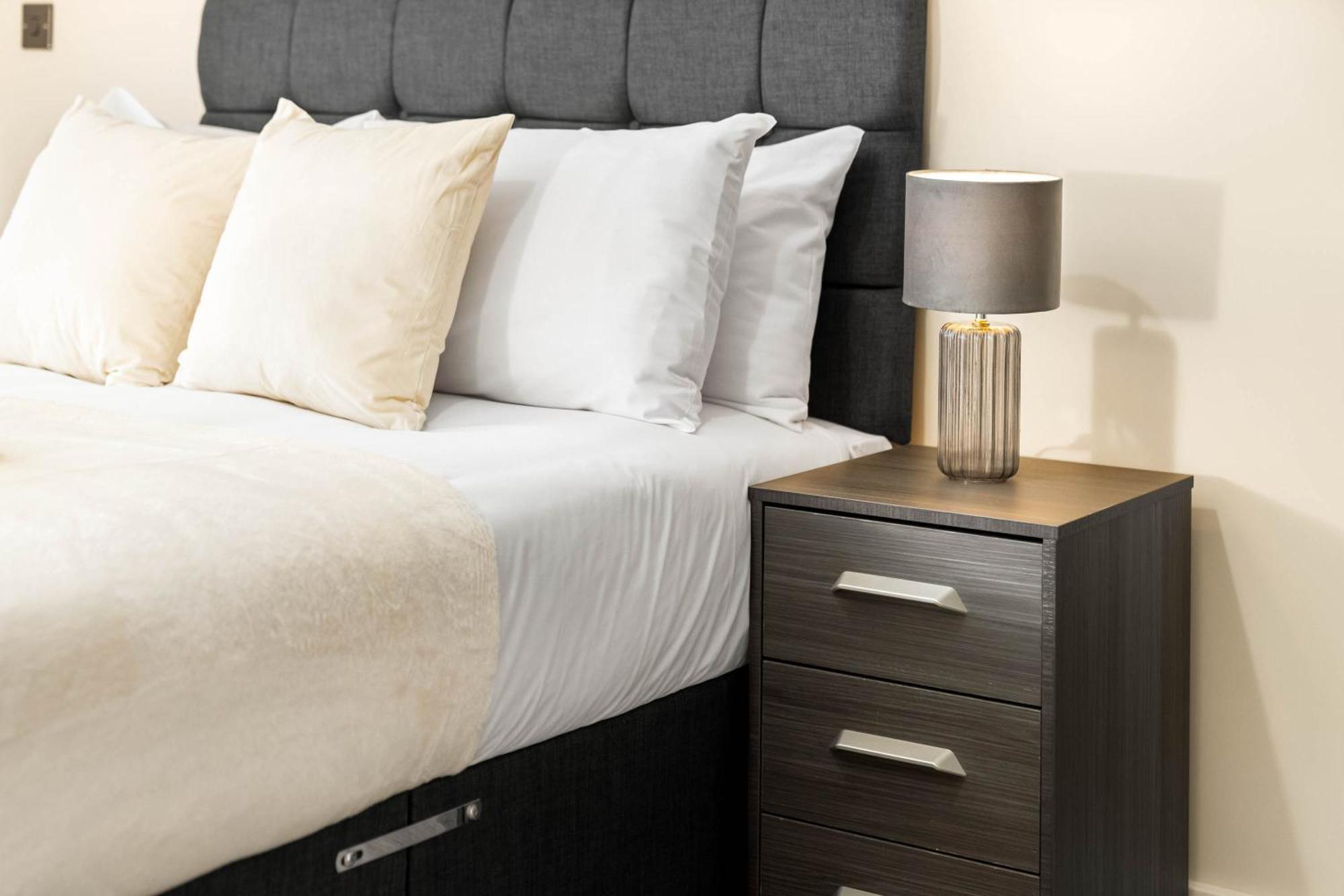 New Luxury Two Bedroom Apartment - City Centre - Netflix - Wifi - Top Rated - Jq 8Ah Birmingham Dış mekan fotoğraf