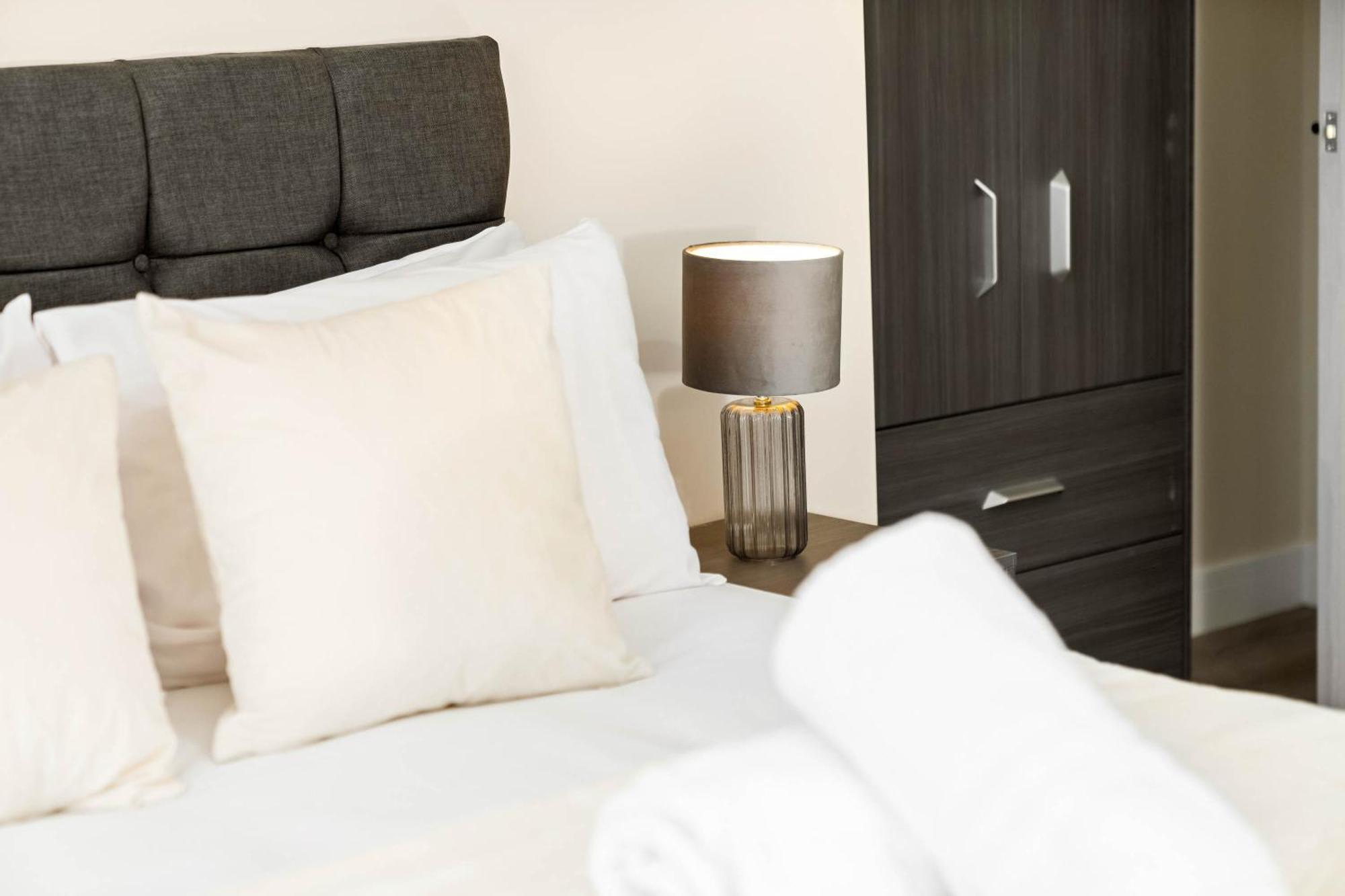 New Luxury Two Bedroom Apartment - City Centre - Netflix - Wifi - Top Rated - Jq 8Ah Birmingham Dış mekan fotoğraf